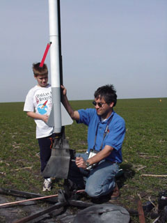 Tony setting his PML Sudden Rush vertical on the launch pad